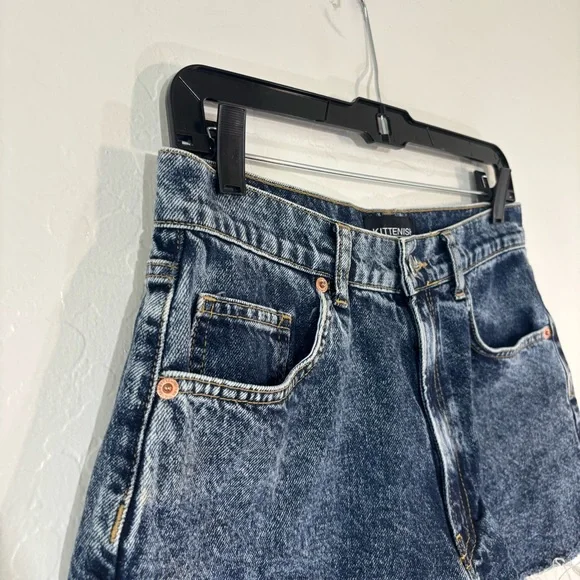 Kittenish Distressed Denim Jean Shorts Women’s Size 28 Blue Cutoff Frayed Hem - Picture 3 of 6